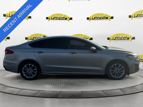 Used 2019 Ford Fusion SE image 6