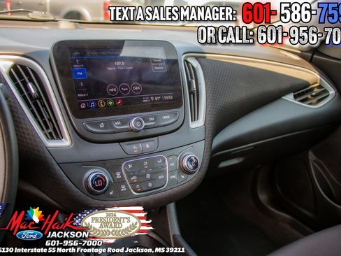 Used 2025 Chevrolet Malibu LT FWD image 11