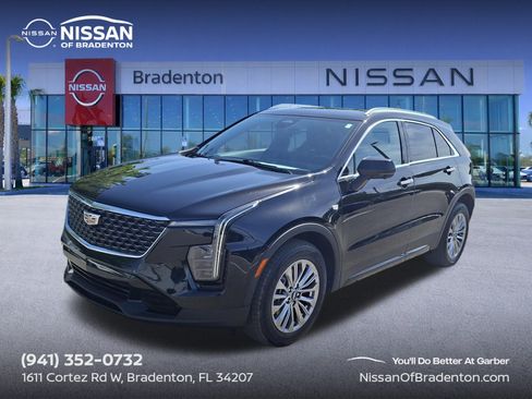 Used 2025 Cadillac XT4 Premium Luxury FWD image 1