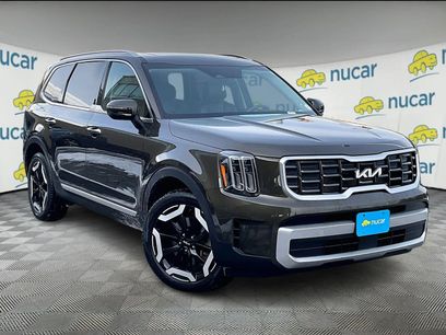 Used 2023 Kia Telluride S w/ S Sunroof Package