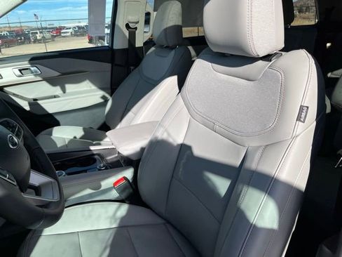 New 2026 Ford Explorer Active w/ Active Comfort Package image 12