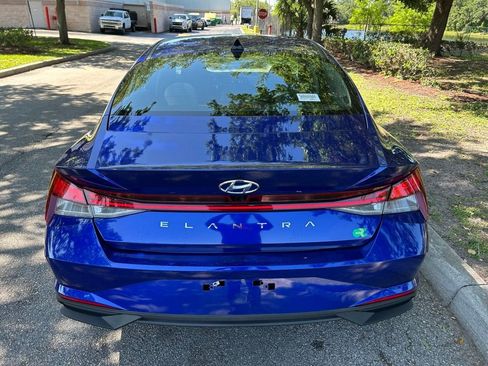 Used 2023 Hyundai Elantra SE FWD image 5