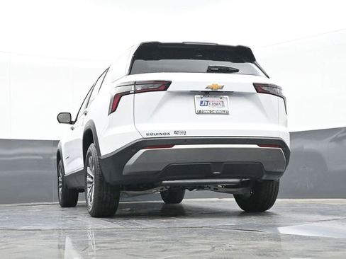New 2026 Chevrolet Equinox LT w/ Convenience Package II FWD image 49