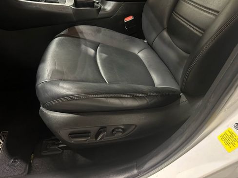 Used 2020 Toyota RAV4 XLE Premium image 12