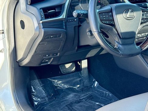 Used 2019 Lexus ES 350 350 Luxury image 19