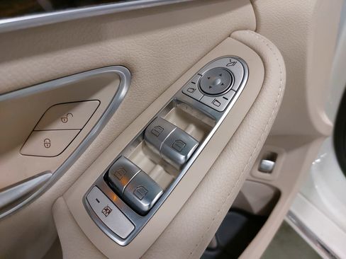 Used 2019 Mercedes-Benz C 300 Sedan image 29