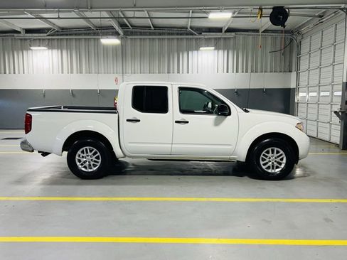 Used 2019 Nissan Frontier SV image 18