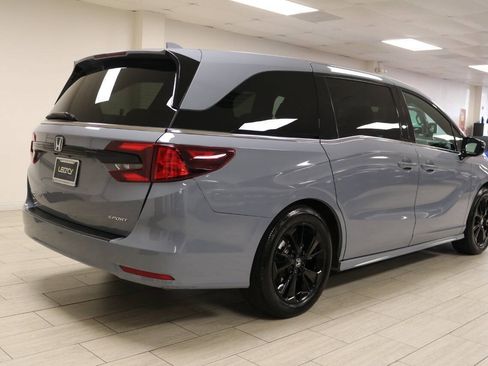 Used 2024 Honda Odyssey Sport image 6