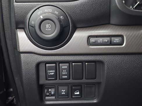 Used 2023 Nissan Titan PRO-4X w/ Pro-4x Convenience Package image 31