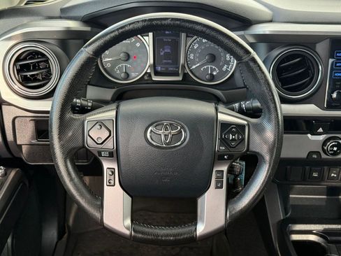 Used 2018 Toyota Tacoma SR5 image 14