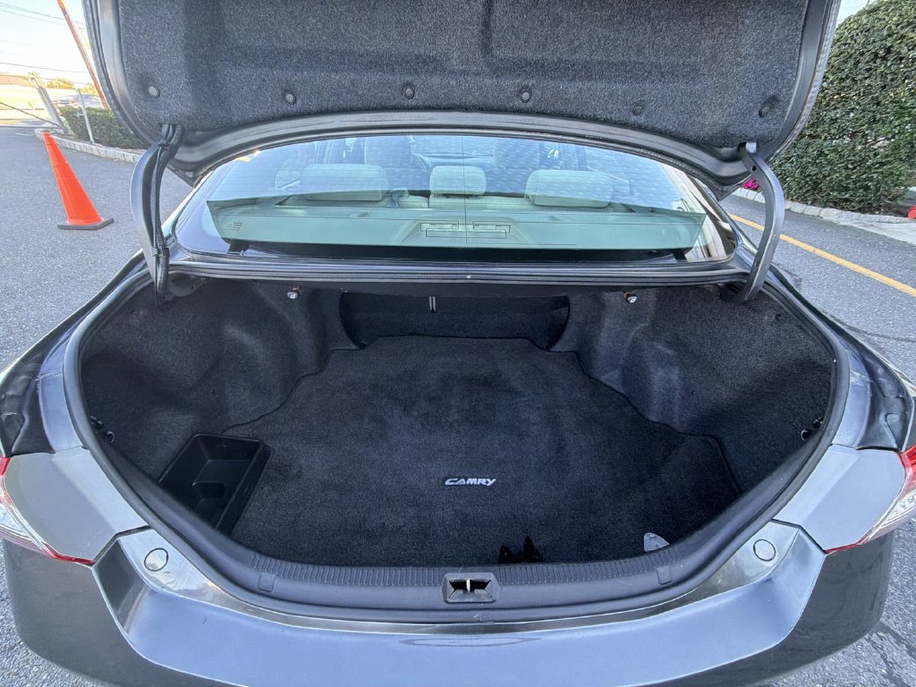 Used 2011 Toyota Camry LE FWD image 27