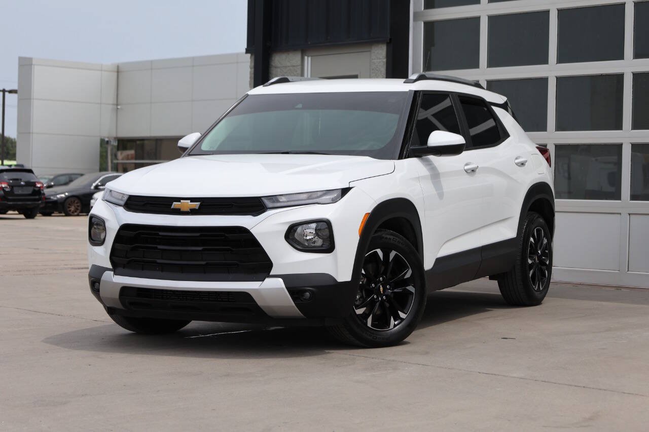 Used 2023 Chevrolet TrailBlazer LT FWD image 3