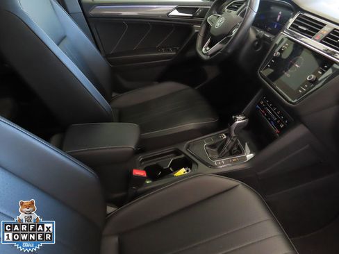 Used 2022 Volkswagen Tiguan SE R-Line image 28