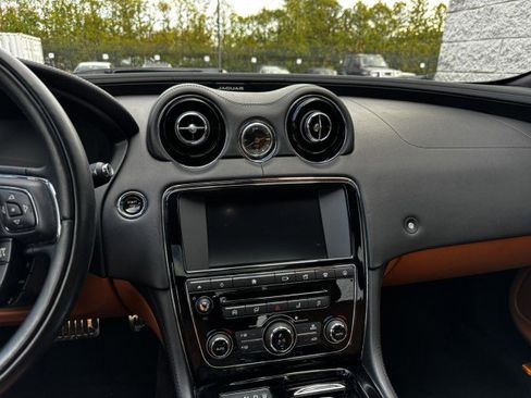 Used 2017 Jaguar XJ L Supercharged image 24