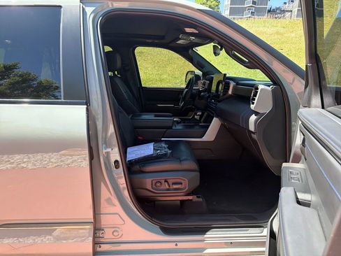 Used 2026 Toyota Sequoia Platinum AWD/4WD image 37