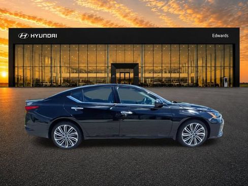 Used 2023 Nissan Altima 2.5 SL AWD/4WD image 5