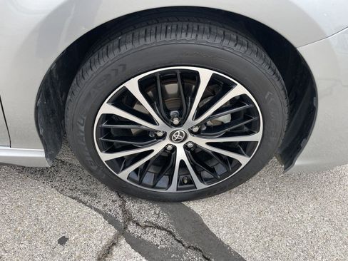 Used 2020 Toyota Camry SE FWD image 29