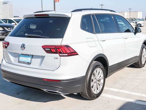 Used 2018 Volkswagen Tiguan S image 6