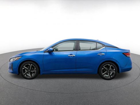 Used 2025 Nissan Sentra SV FWD image 4