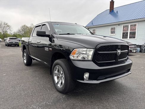 Used 2018 RAM 1500 Express w/ Express Value Package AWD/4WD image 10