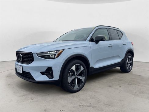 New 2026 Volvo XC40 B5 Plus w/ Protection Package Premier image 2