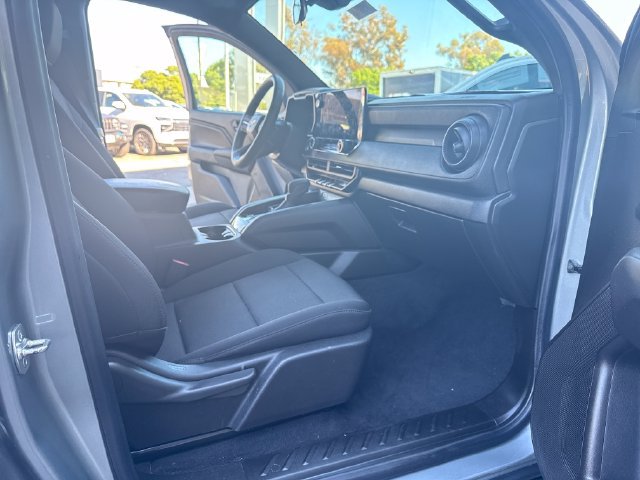 Used 2025 Chevrolet Colorado W/T RWD image 34