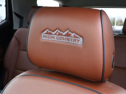 Used 2018 Chevrolet Traverse High Country image 16