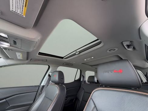 Used 2022 GMC Acadia AT4 image 32