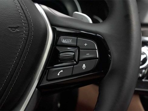 Used 2020 BMW 530i w/ Convenience Package image 14