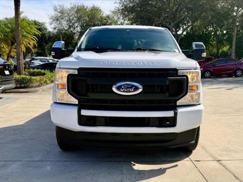 Used 2022 Ford F250 XL w/ Power Equipment Group image 9