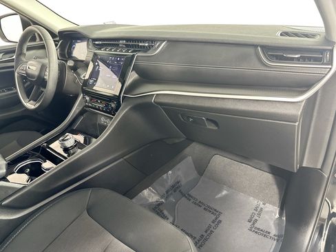 Used 2023 Jeep Grand Cherokee L Laredo RWD image 29