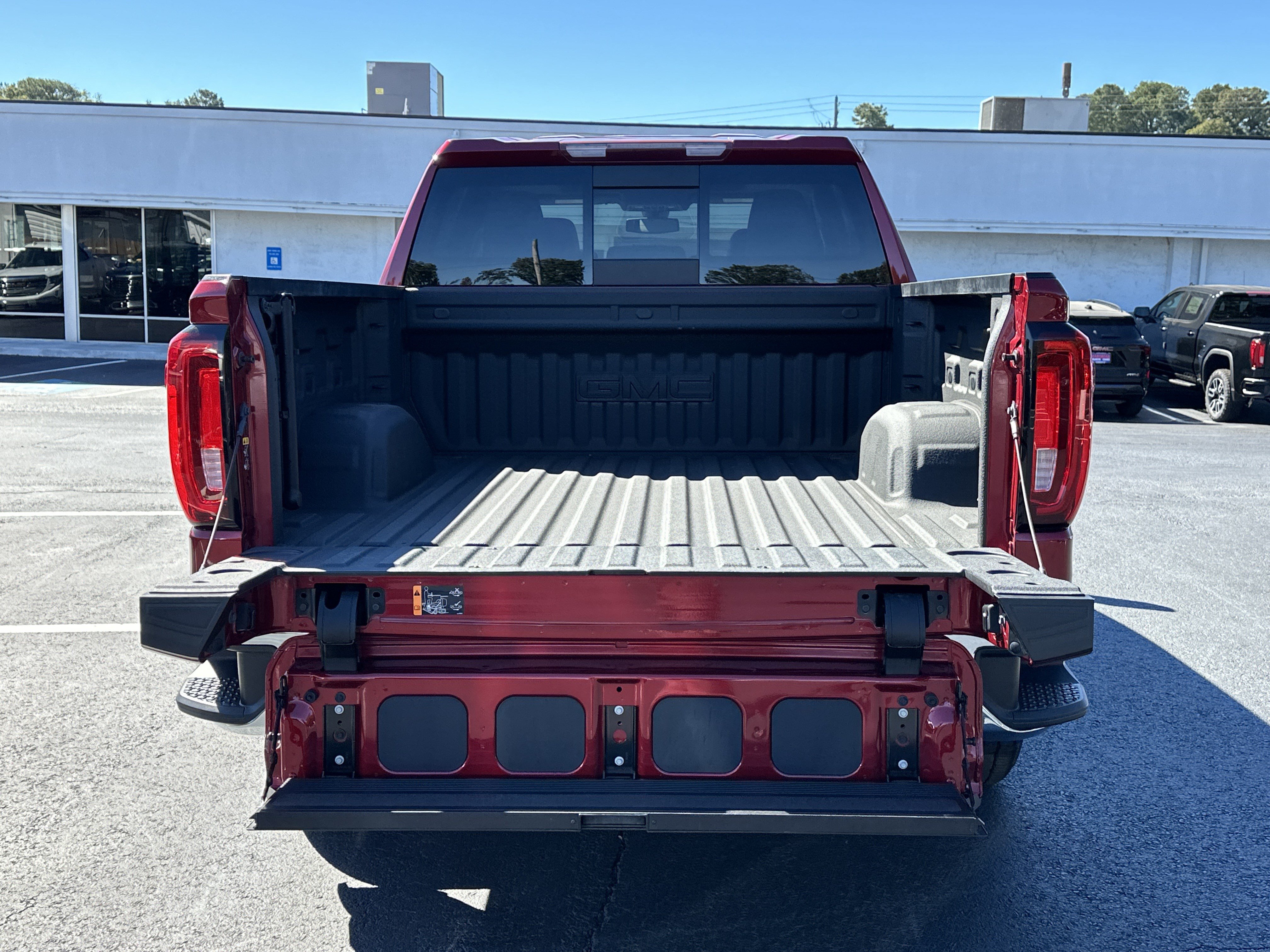 Used 2019 GMC Sierra 1500 SLT w/ SLT Premium Plus Package AWD/4WD image 14