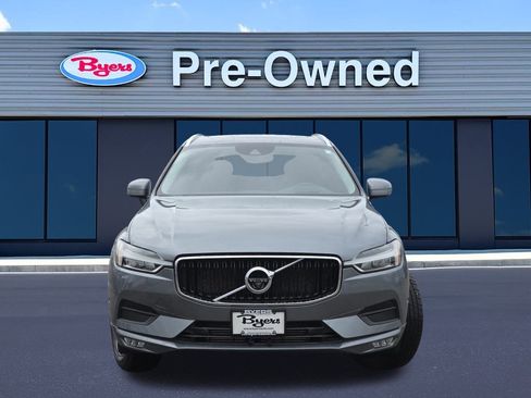 Used 2018 Volvo XC60 T6 Momentum w/ Advanced Package image 2