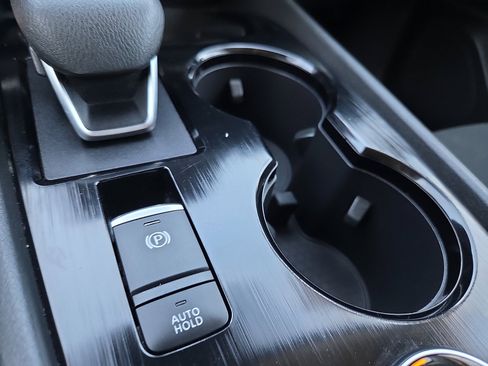 Used 2023 Nissan Rogue S image 20