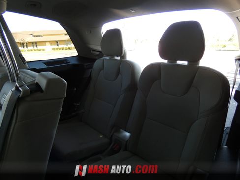Used 2016 Volvo XC90 T6 Momentum w/ Momentum Plus Package AWD/4WD image 50