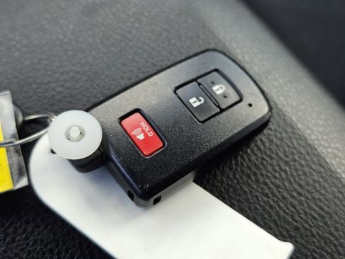 Used 2019 Toyota Tacoma TRD Sport image 30