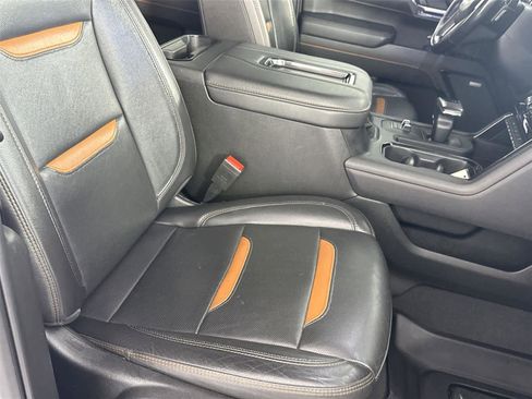 Used 2022 GMC Sierra 1500 AT4 w/ AT4 Preferred Package AWD/4WD image 17