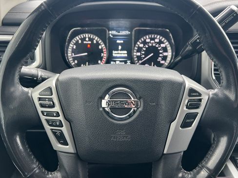 Used 2017 Nissan Titan SL AWD/4WD image 23