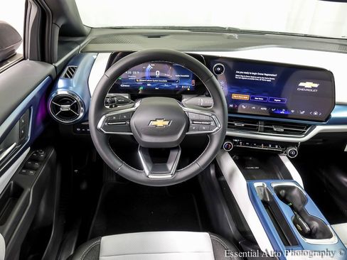 New 2026 Chevrolet Equinox EV LT image 12