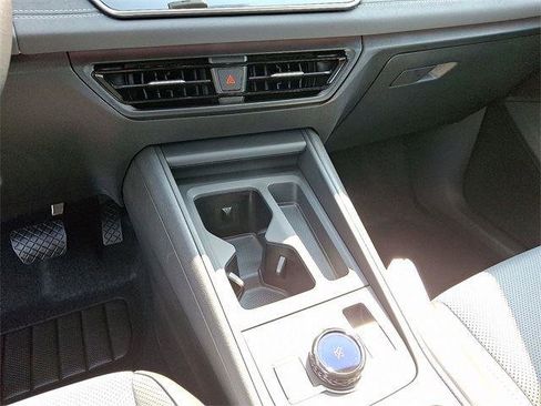 New 2025 Volkswagen Tiguan SE image 12