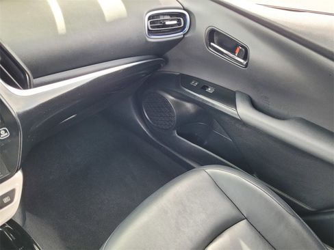 Used 2018 Toyota Prius Four Touring w/ Appearance Package image 13