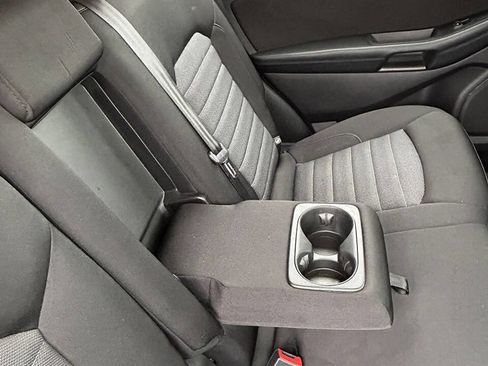 Used 2019 Ford Edge SE FWD image 19