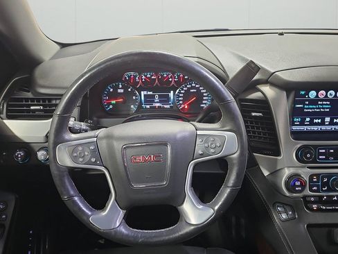 Used 2018 GMC Yukon XL SLT w/ Open Road Package AWD/4WD image 22