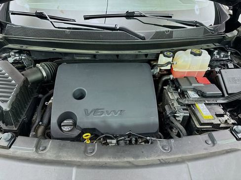 Used 2023 Chevrolet Traverse LT image 31