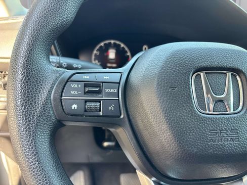 Used 2025 Honda CR-V LX image 18