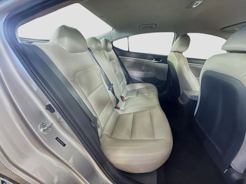 Used 2020 Hyundai Elantra SE w/ Cargo Package (C1) image 26