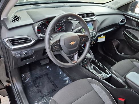 Used 2023 Chevrolet TrailBlazer LT FWD image 12