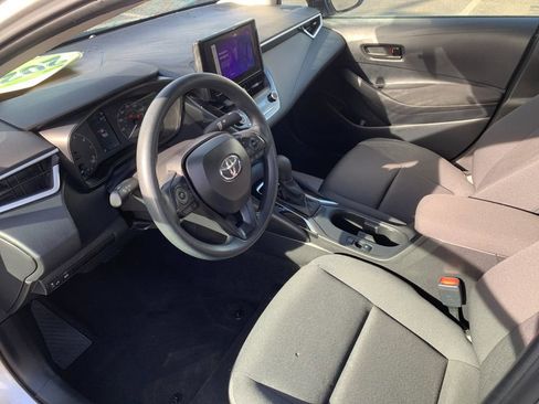 Used 2025 Toyota Corolla LE image 11