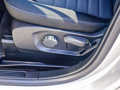 Used 2023 Ford Edge SE w/ Black Appearance Package image 20