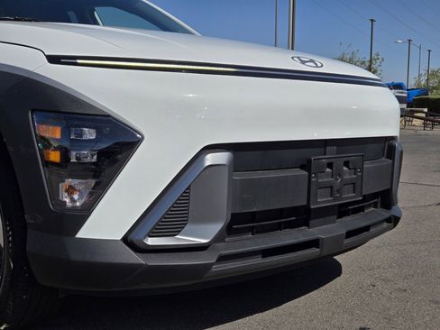 Used 2025 Hyundai Kona SEL FWD image 8